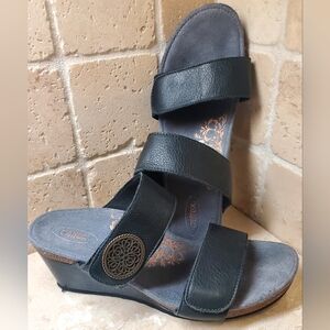 Aetrex Womens Black Leather 2.75" Heel Wedge Sandals Size 9-9.5 Adjustable Strap